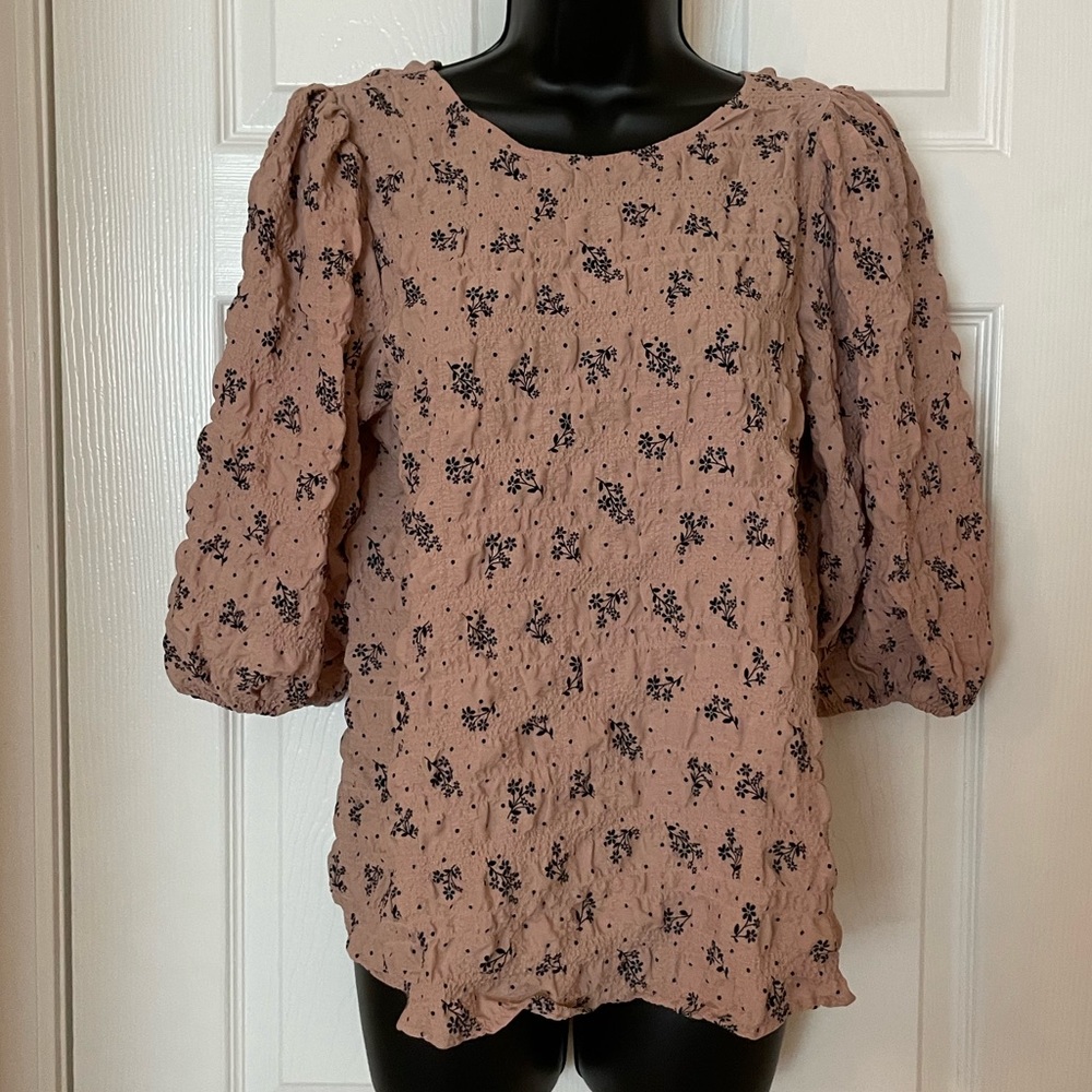 NWT Top with Statement Sleeves and Back